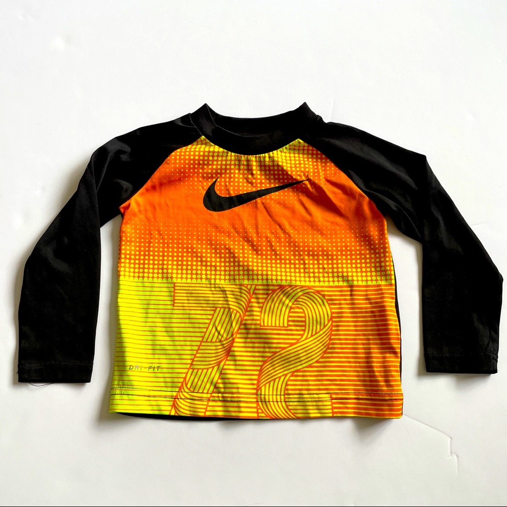 Nike tee - Picture 1 of 4